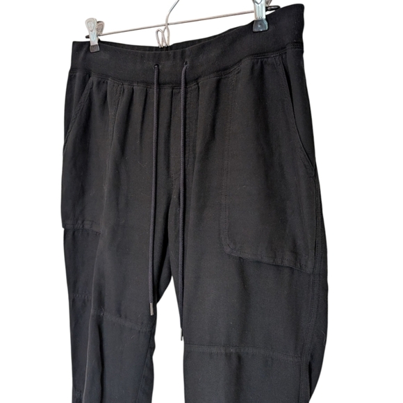 Aritzia Community Cebu Pant Black Cargo Cotton Jogger Pockets Women's size Small - Picture 4 of 12